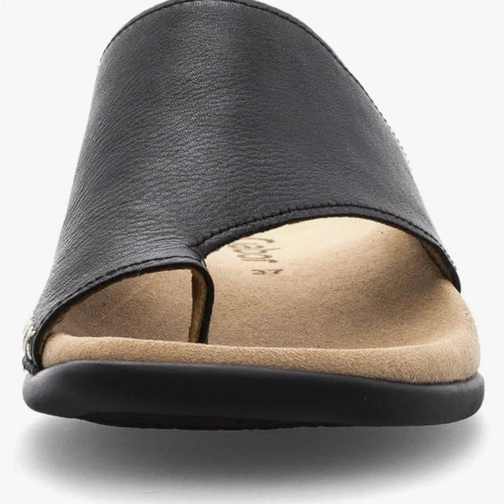 Gabor Men’s Black Leather Toe-Loop Slide with Beige Footbed sandal Size 9 - 9.5